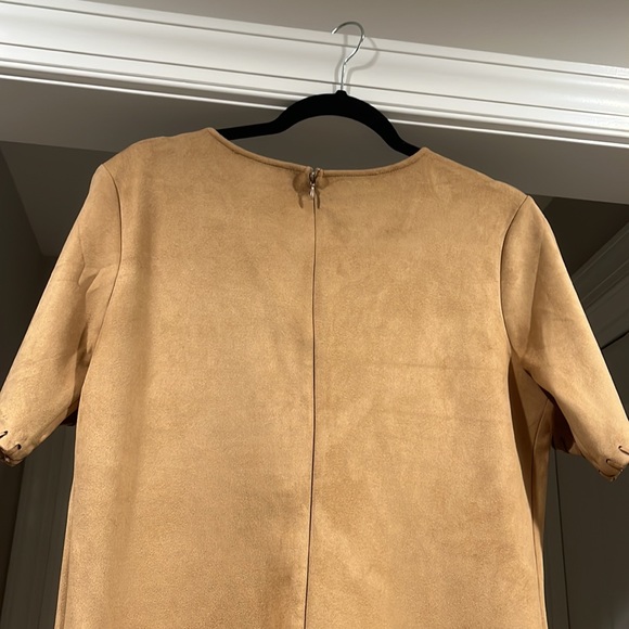 Suede dress👗so pretty and 💃ILNC goes with everything! Worn x 1.🌟💫👗
So in style! - Picture 6 of 8